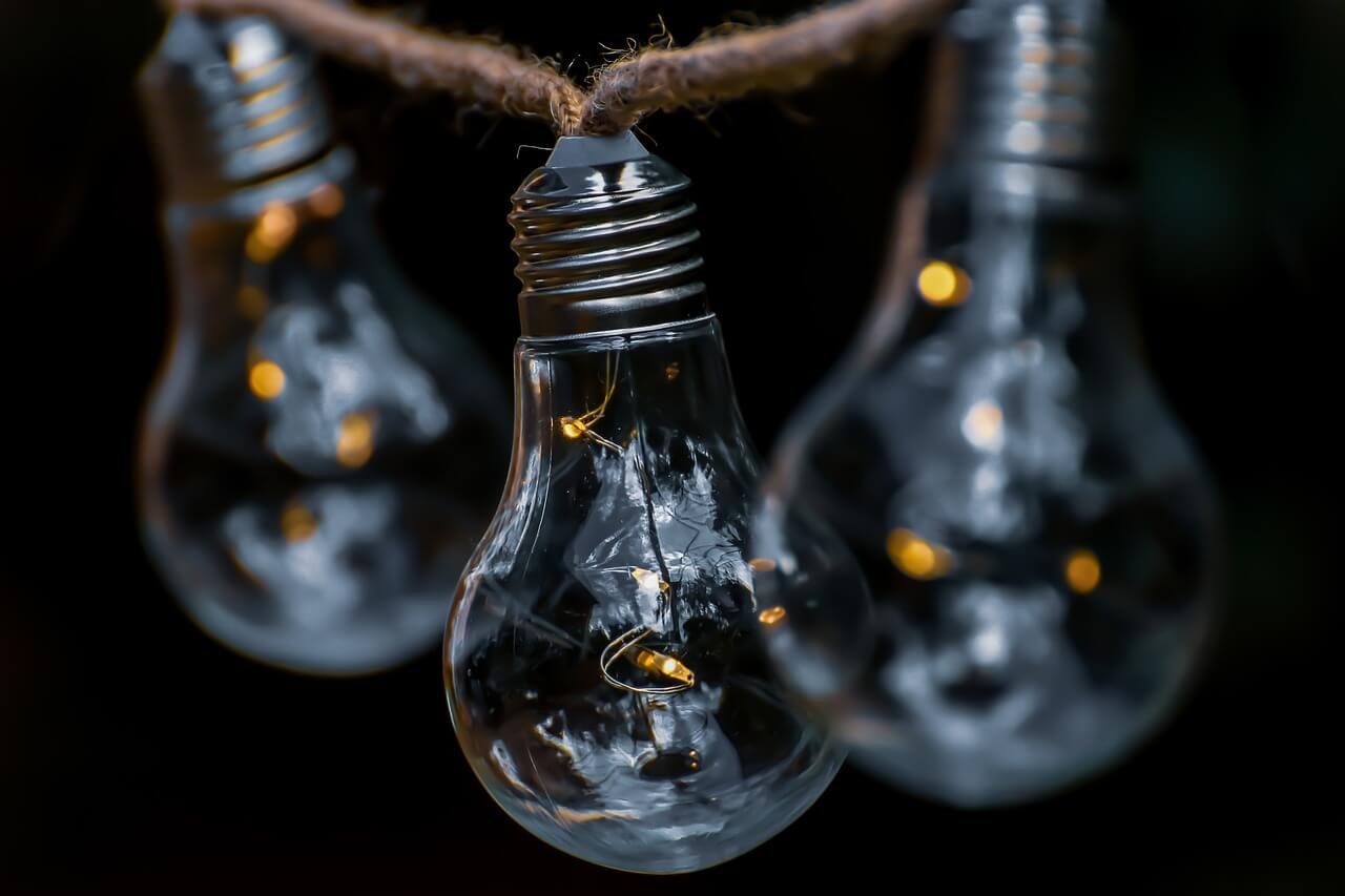 lightbulb-5352822_1280 (1)